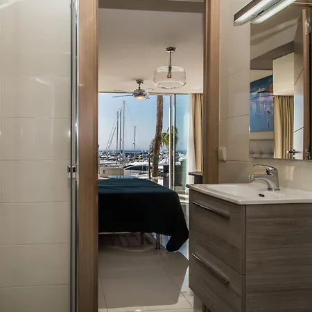 First Line P. Banus Sleeps 4 Apartment Marbella