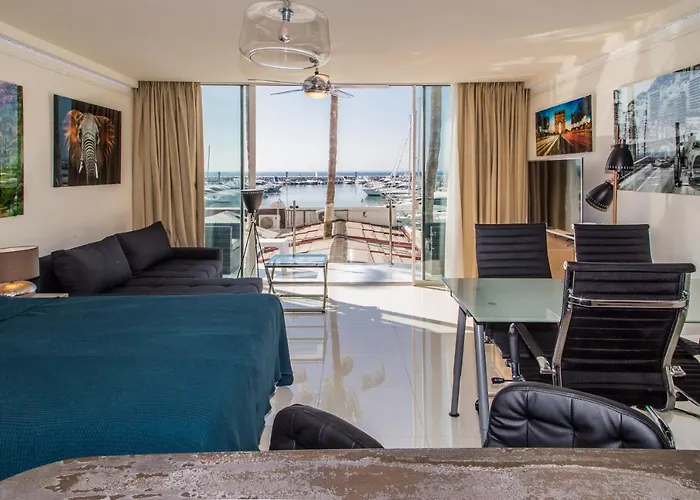 Apartment First Line P. Banus Sleeps 4 *